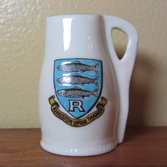 W.H. Goss crested heraldry china vintage Kingston Upon Thames (GC068 Grace) - Picture 1 of 7